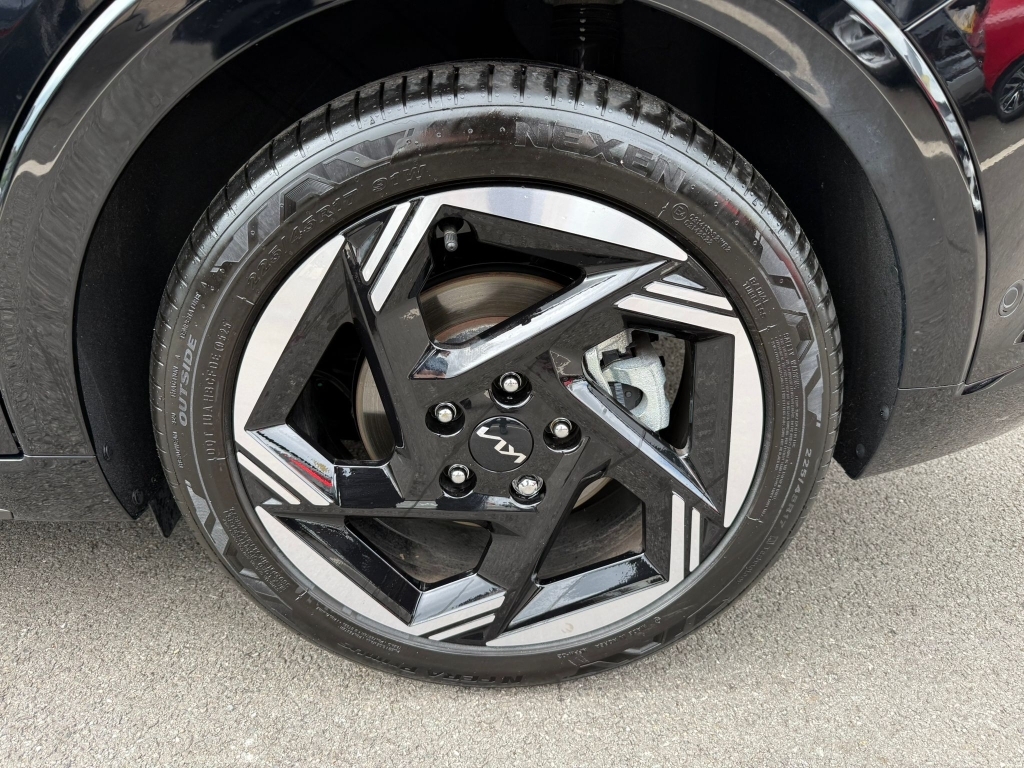 Kia  81.4Kwh Gt-line Black #12