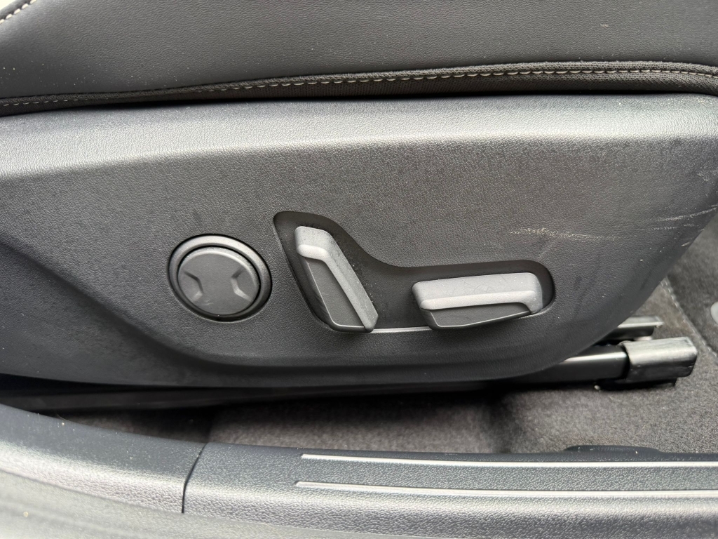 Kia  81.4Kwh Gt-line Black #24