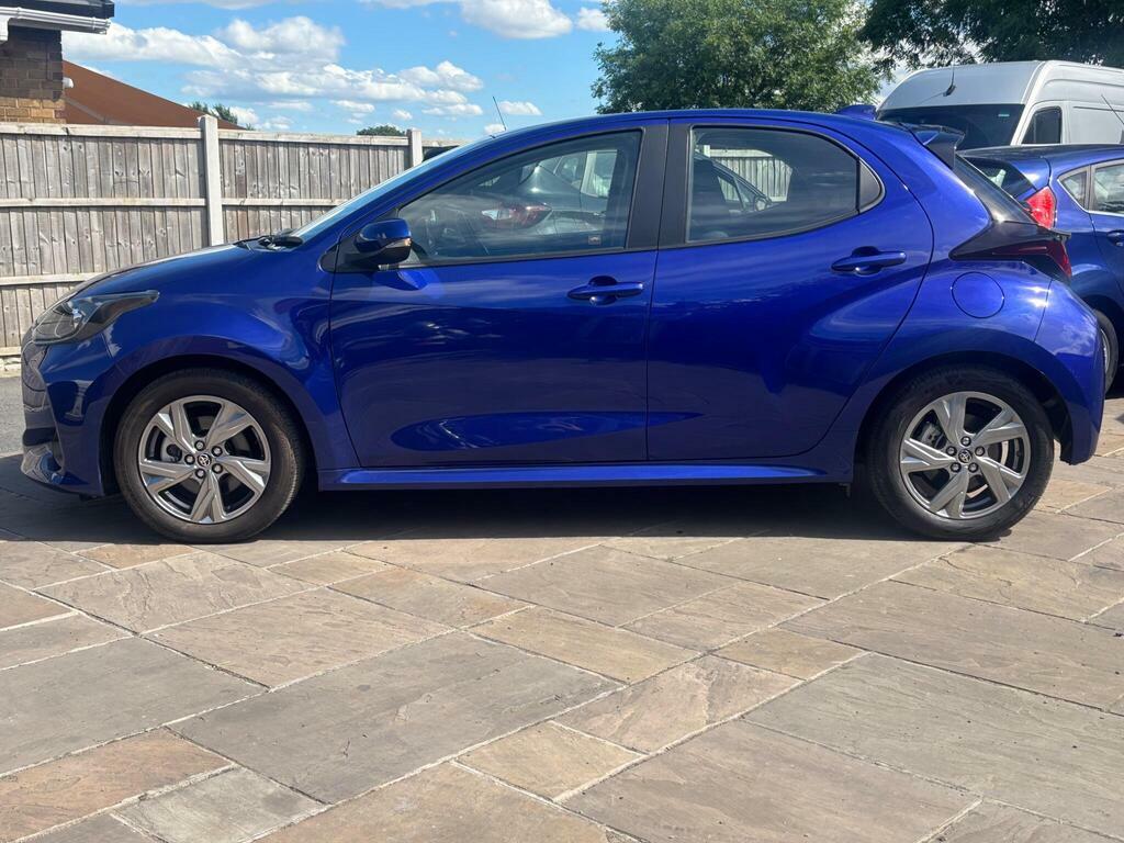 Toyota Yaris Icon Black #11