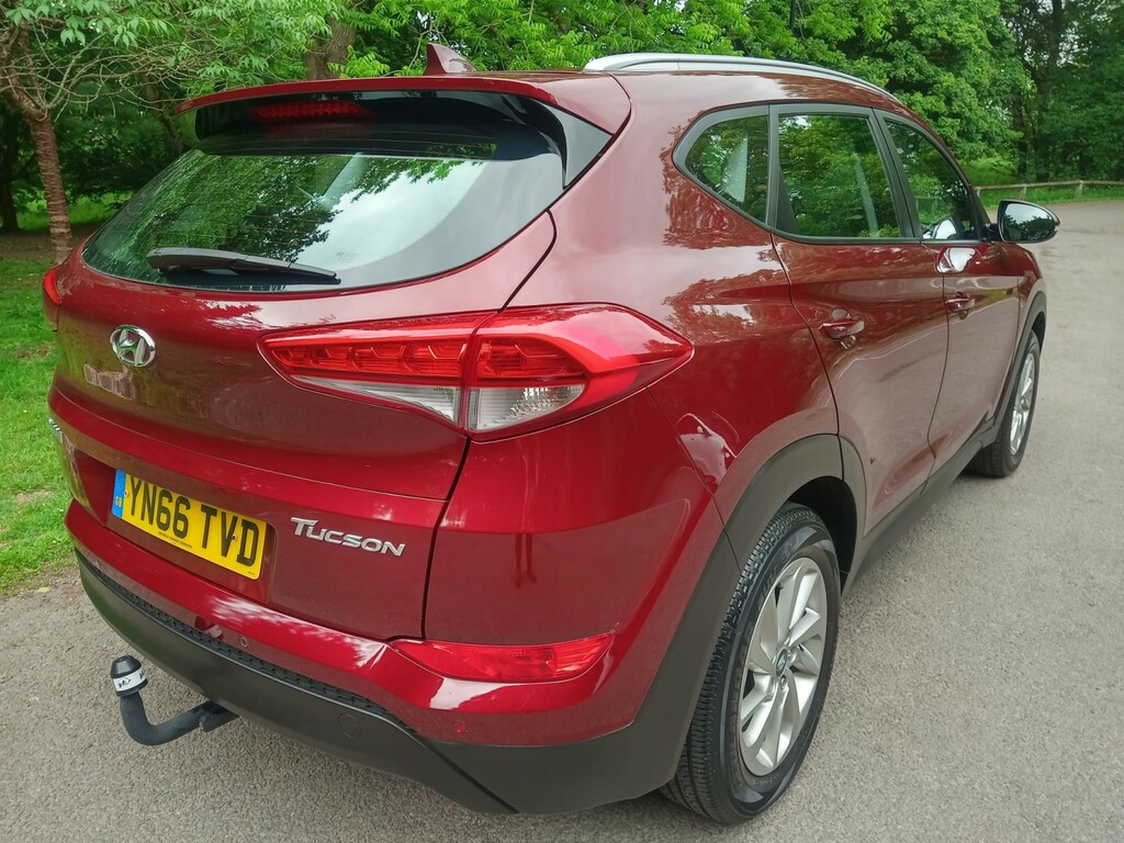 Hyundai Tucson 1.7 Tucson Se Nav 1.7 D 116Ps Bd Fss Red #6