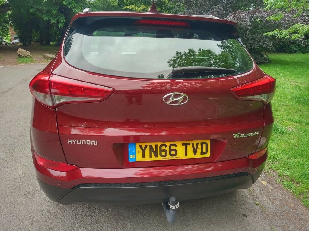 Hyundai Tucson 1.7 Tucson Se Nav 1.7 D 116Ps Bd Fss Red #5