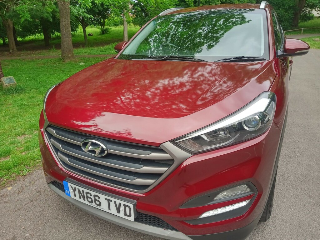 Hyundai Tucson 1.7 Tucson Se Nav 1.7 D 116Ps Bd Fss Red #2