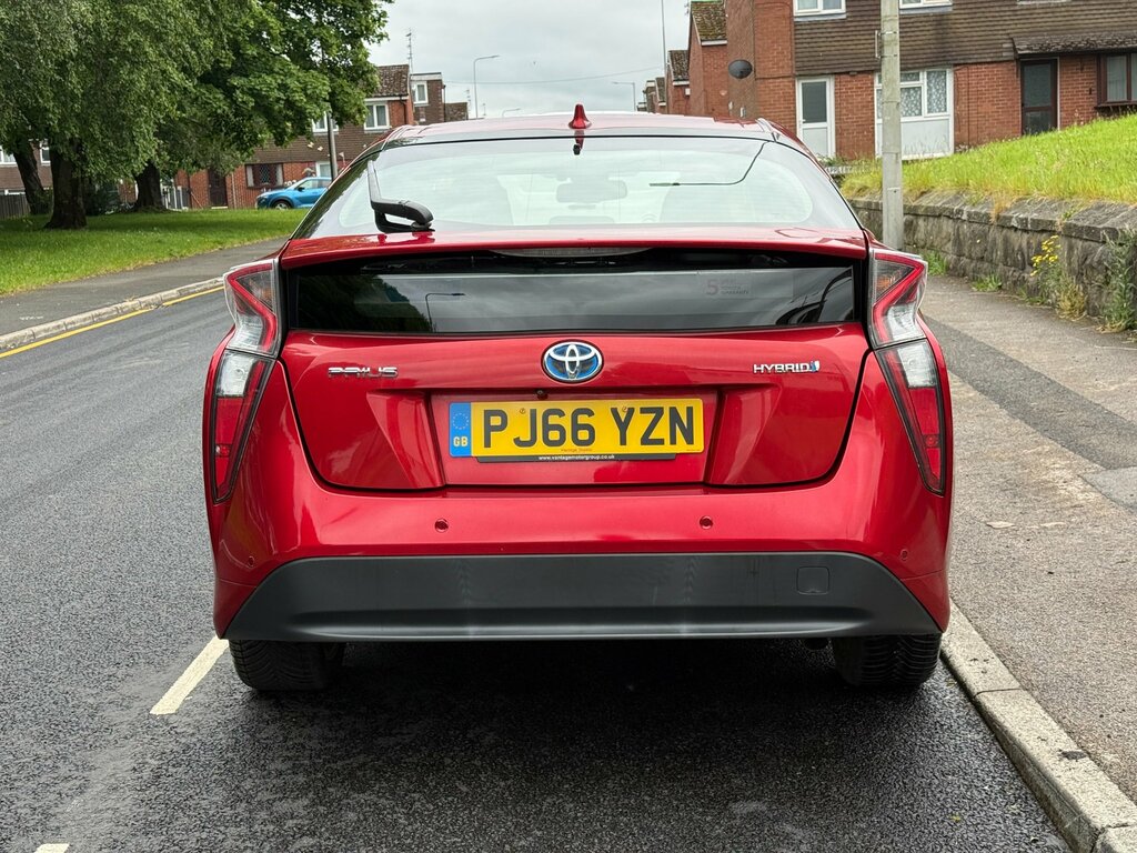 Toyota Prius 1.8 Excel Hybrid Hatchback Red #7