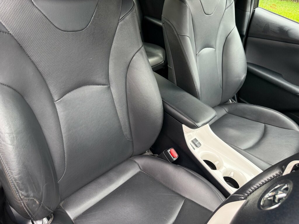 Toyota Prius 1.8 Excel Hybrid Hatchback Red #48