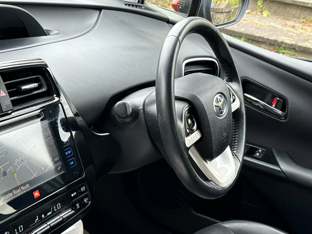 Toyota Prius 1.8 Excel Hybrid Hatchback Red #32