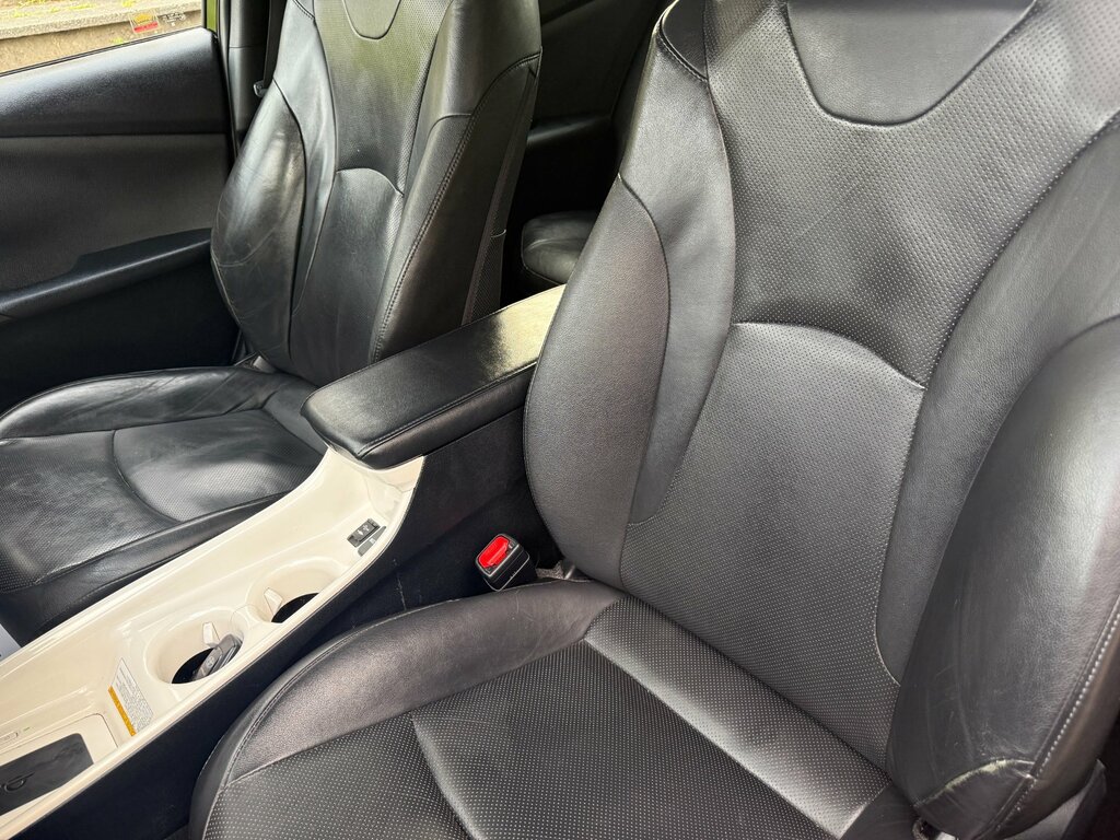 Toyota Prius Prius Excel Vvt-i Cvt Red #37