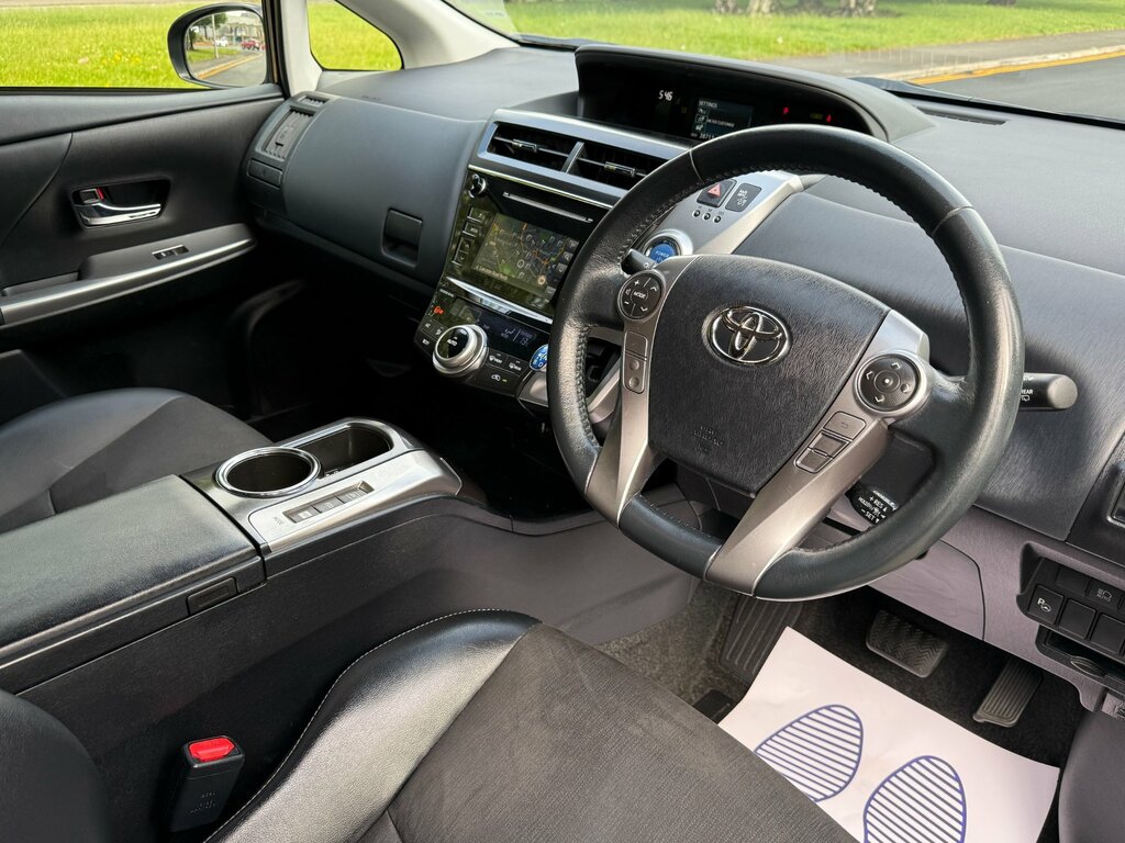 Toyota Prius+ Excel Red #10