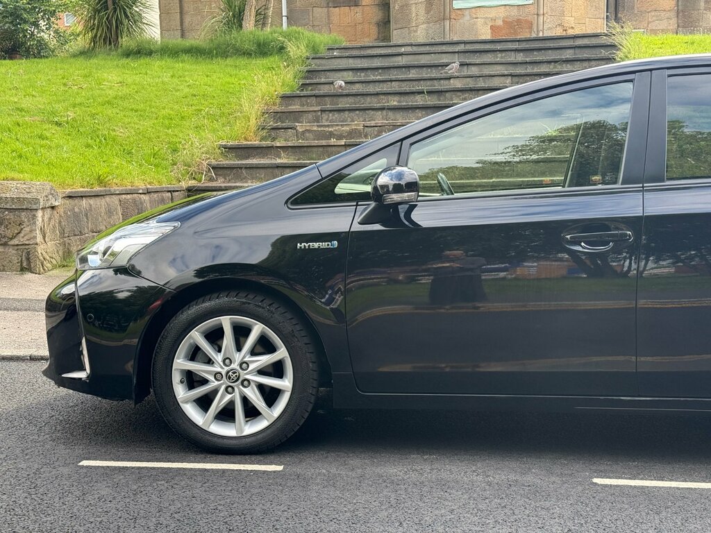 Toyota Prius+ Excel Red #59