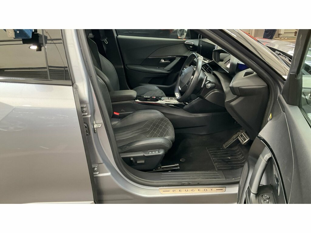 Peugeot 2008 Puretech Gt KT23EFL Grey #3