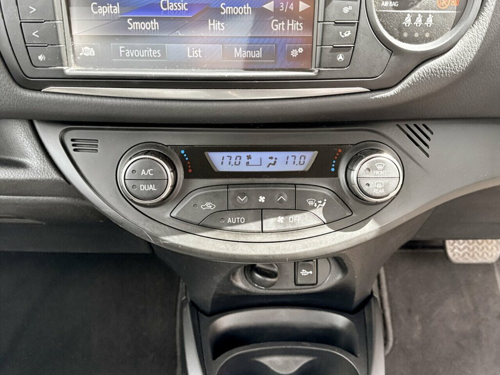 Toyota Yaris 1.5 Hybrid Active Cvt Red #22