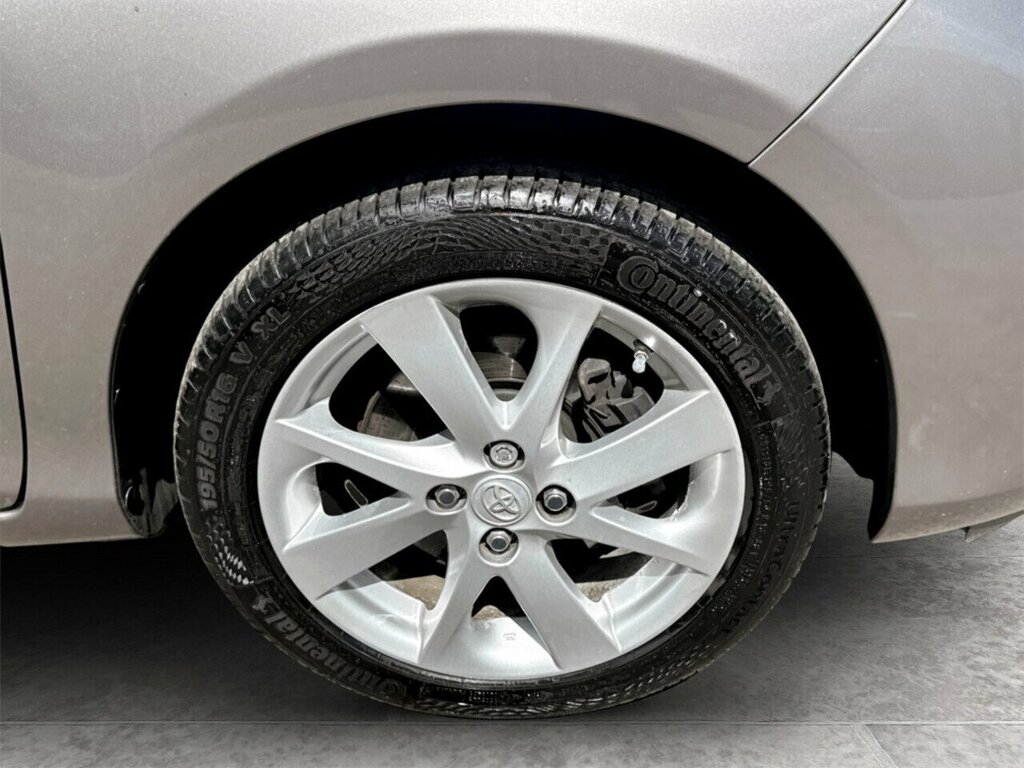 Toyota Yaris 1.5 Hybrid Active Cvt Red #33