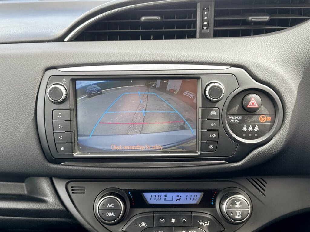 Toyota Yaris 1.5 Hybrid Active Cvt Red #13