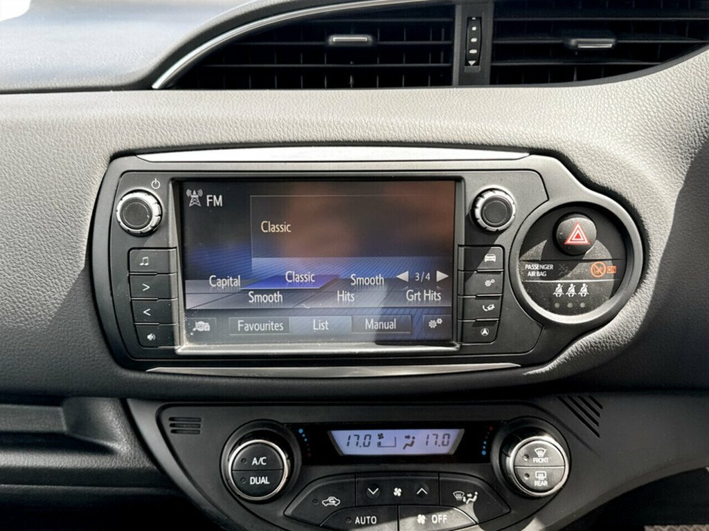 Toyota Yaris 1.5 Hybrid Active Cvt Red #21