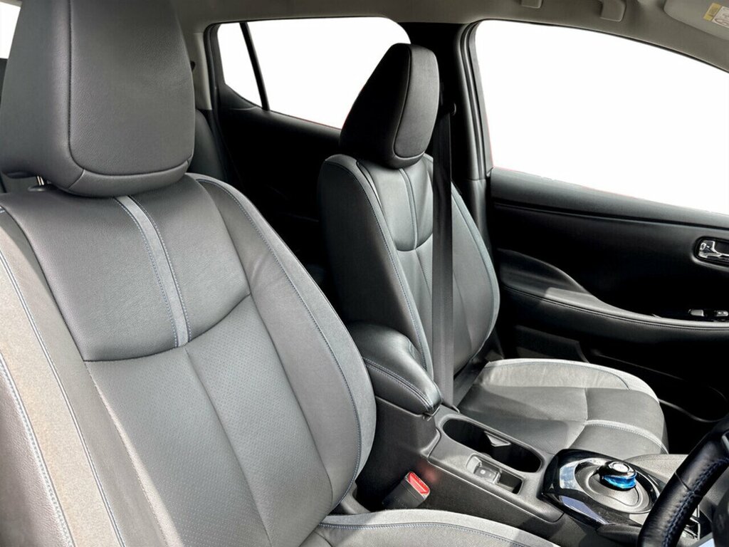 Nissan Leaf Tekna Grey #6