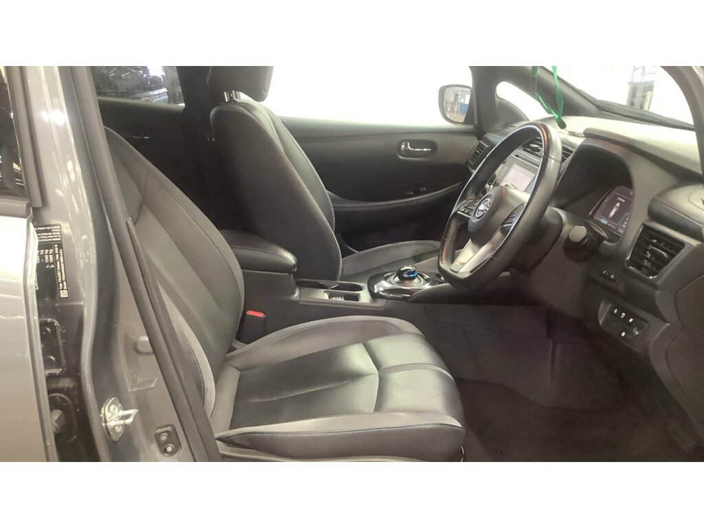 Nissan Leaf Tekna Grey #3