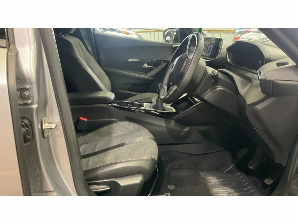 Peugeot 2008 Puretech Allure Grey #3