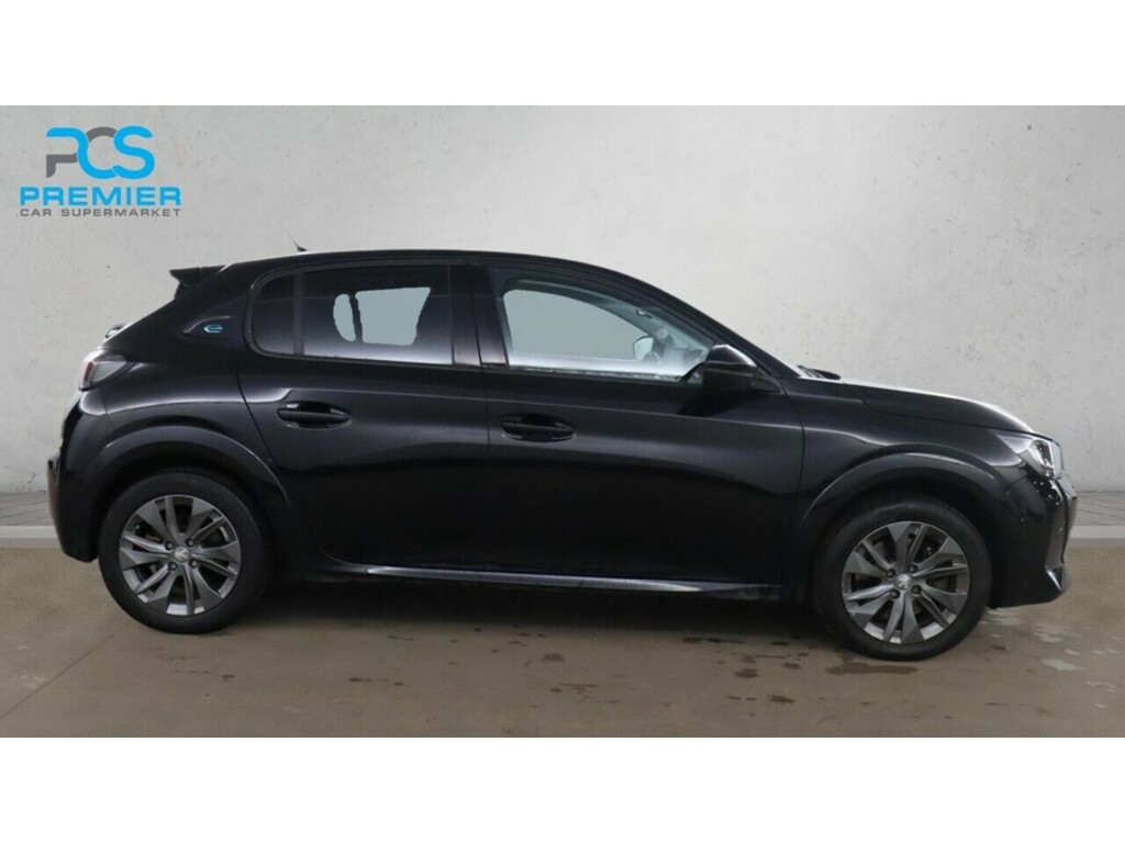 Peugeot e-208 Allure Premium Black #4