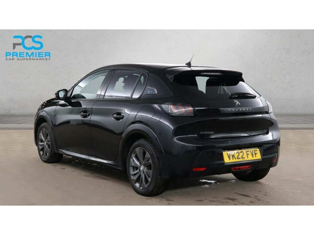 Peugeot e-208 Allure Premium Black #6