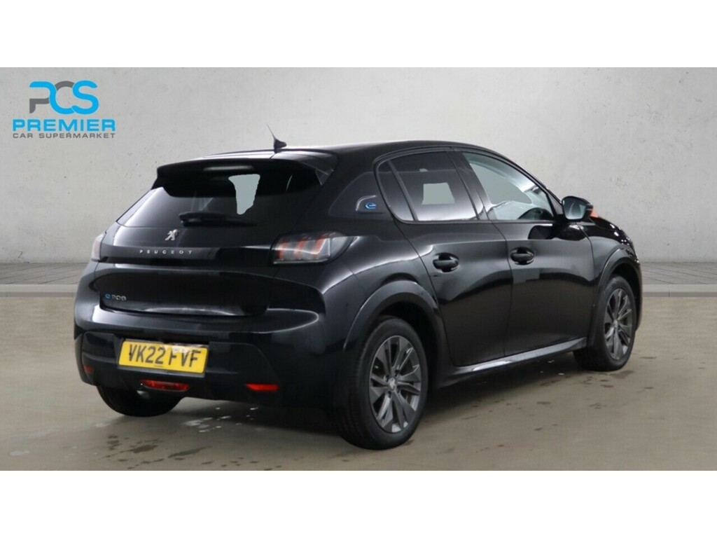 Peugeot e-208 Allure Premium Black #3