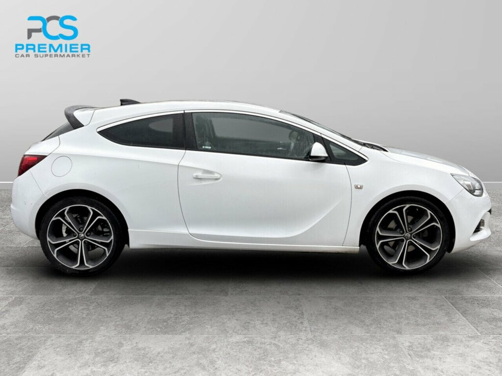 Vauxhall Astra GTC I Turbo Limited Edition White #4