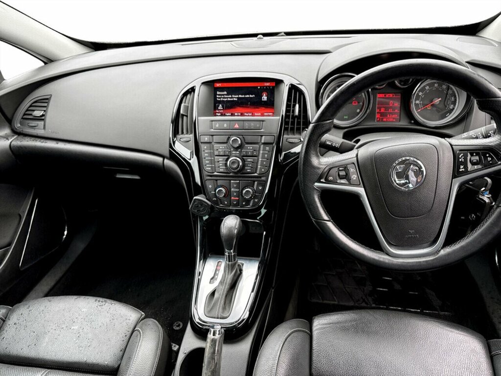 Vauxhall Astra GTC I Turbo Limited Edition White #6