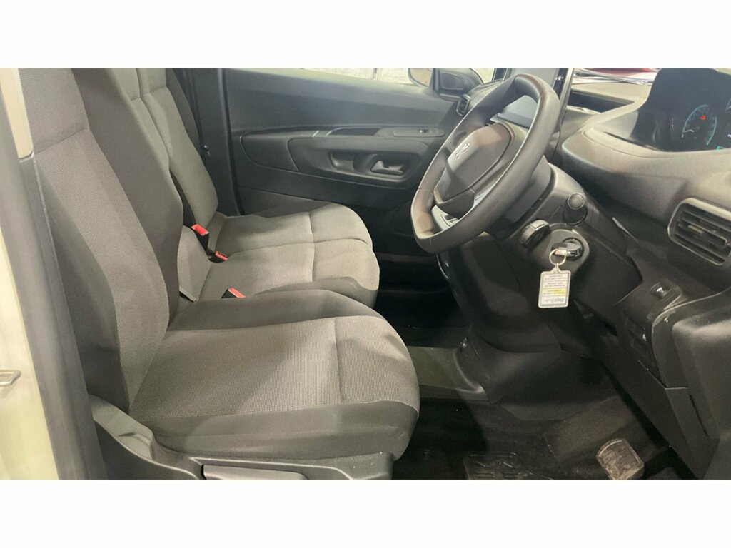 Peugeot E-Partner Combi White #9