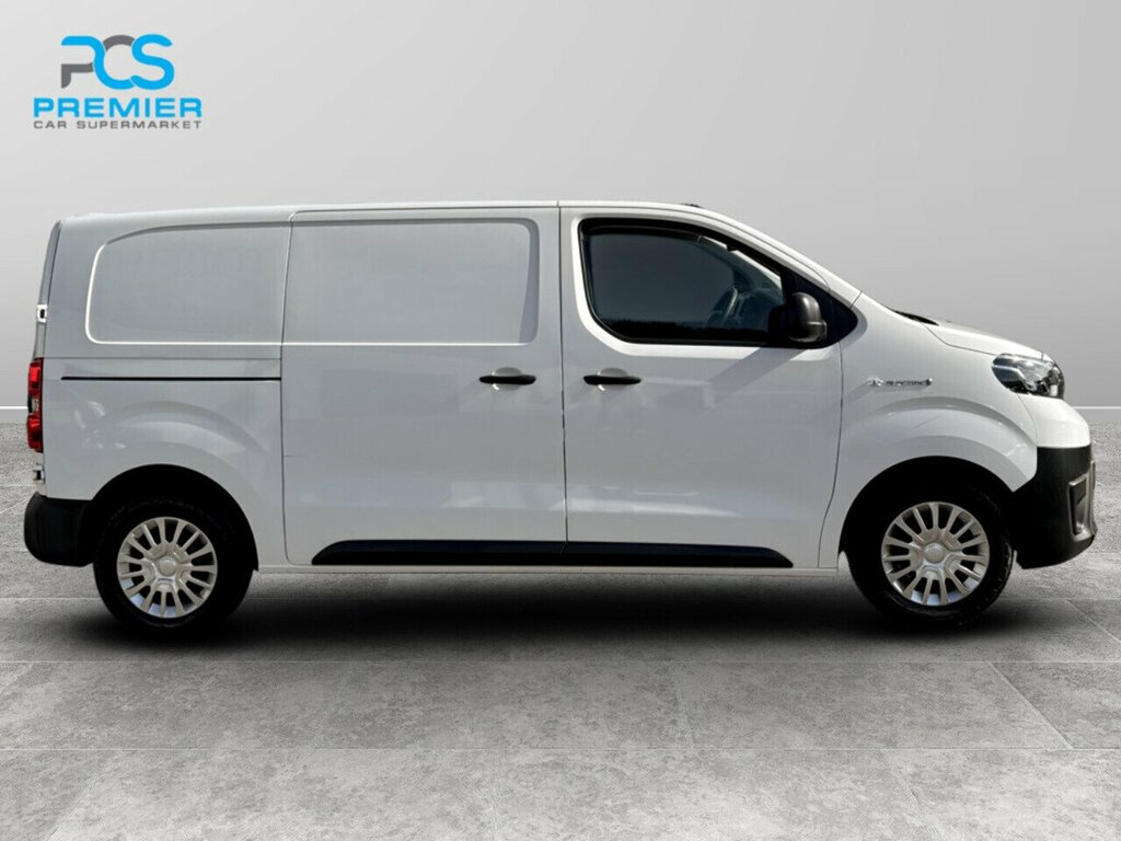 Toyota PROACE Icon White #6