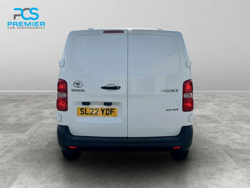 Toyota PROACE Icon White #4