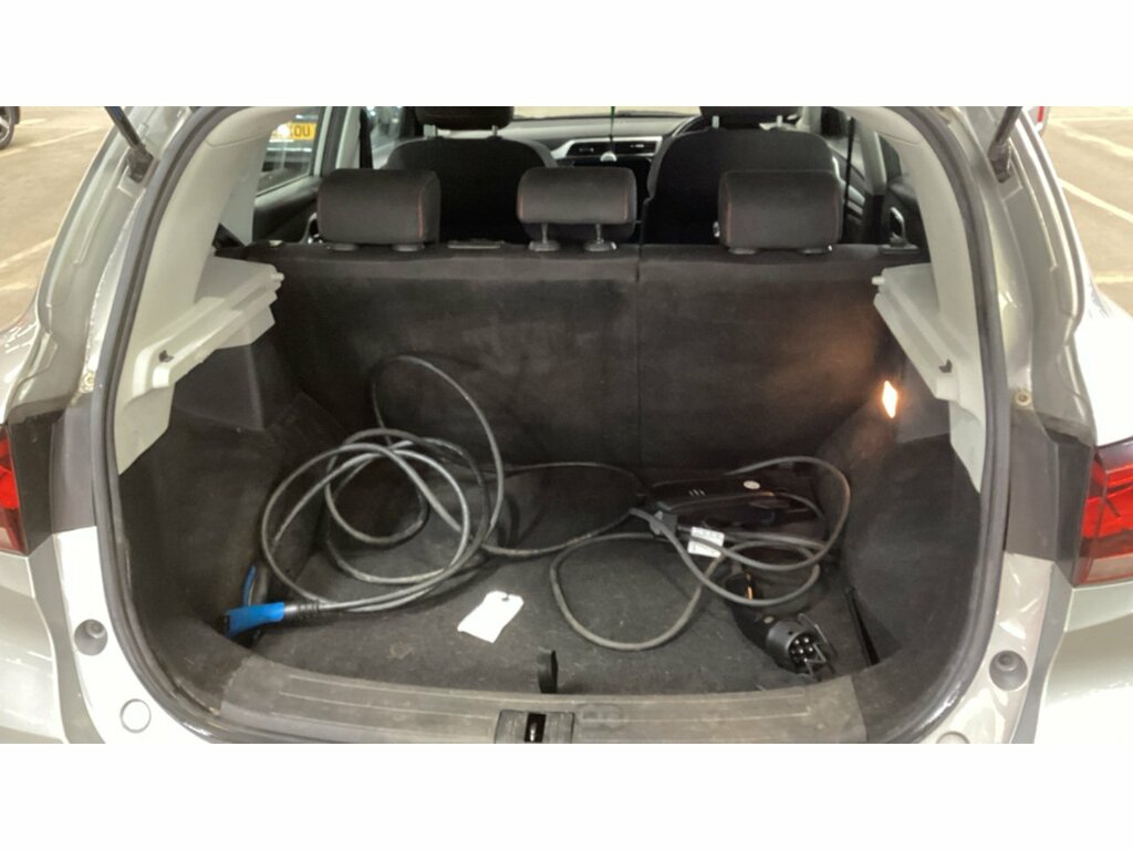 MG ZS Se Long Range FT72LFF Silver #6