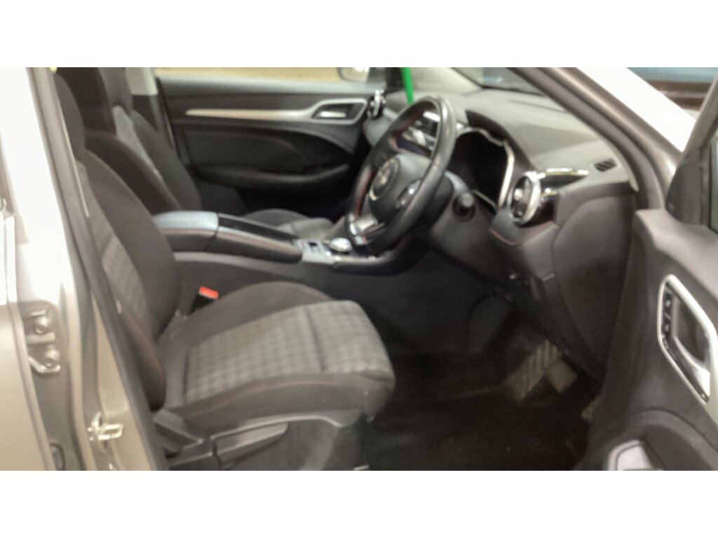 MG ZS Se Long Range FT72LFF Silver #3