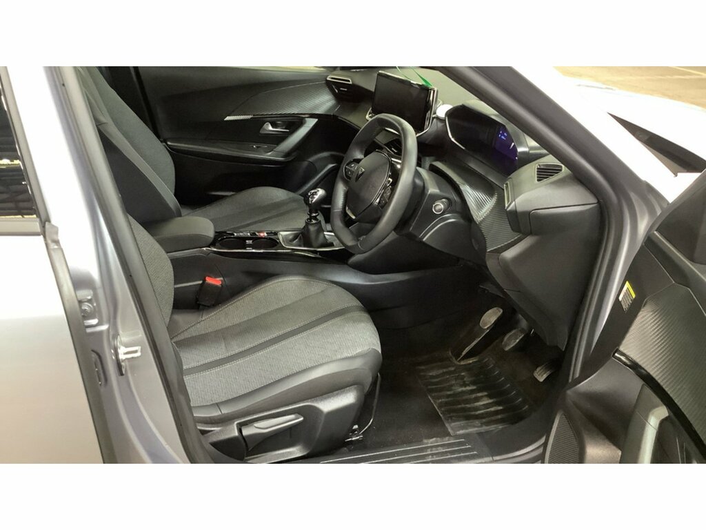 Peugeot 2008 Puretech Allure Grey #3