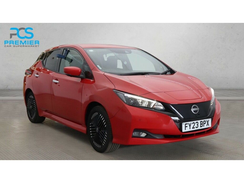 Nissan Leaf N-connecta Red