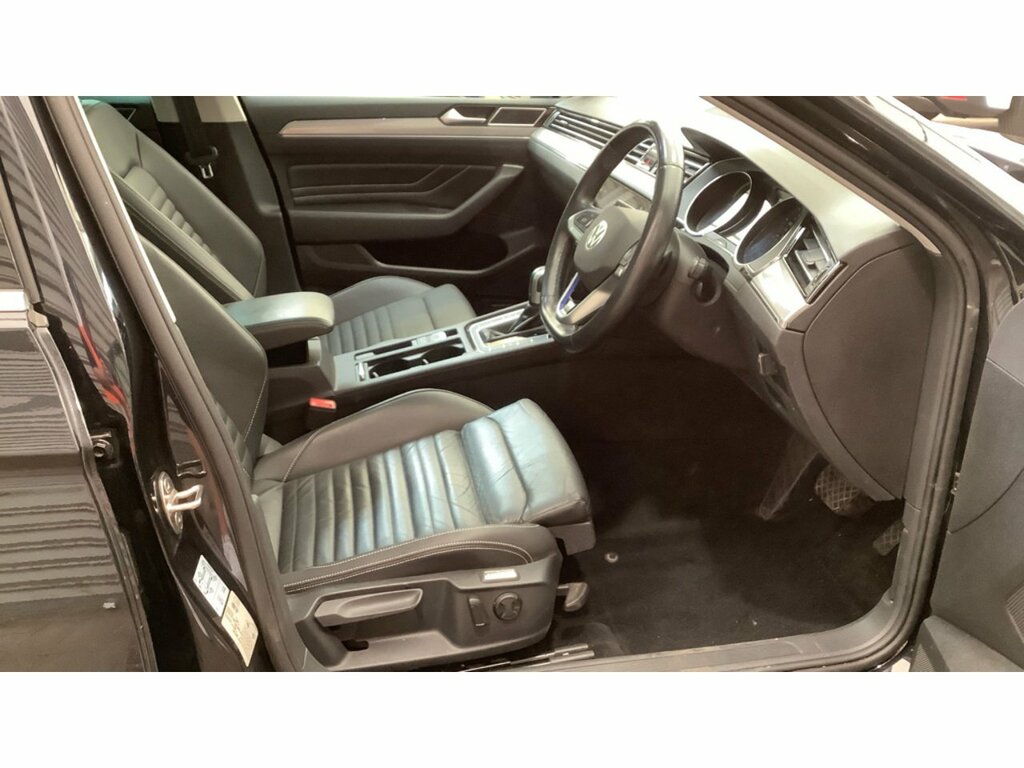 Volkswagen Passat Tsi Gte Black #3