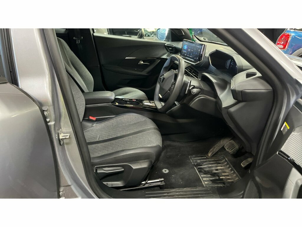 Peugeot 2008 Puretech Allure Grey #3