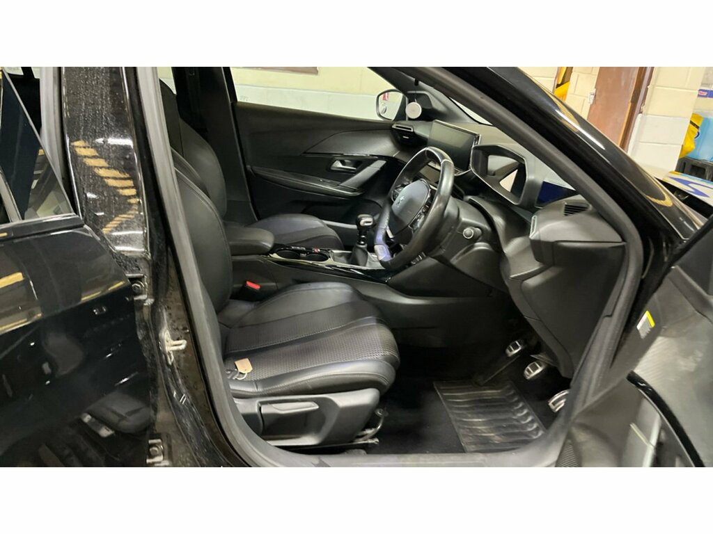 Peugeot 208 Puretech Gt Black #3