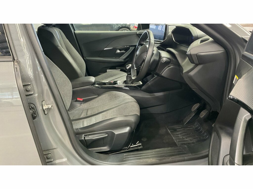 Peugeot 2008 Puretech Allure Grey #3