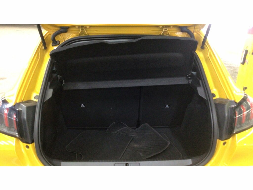 Peugeot 208 Puretech Allure Premium Yellow #5