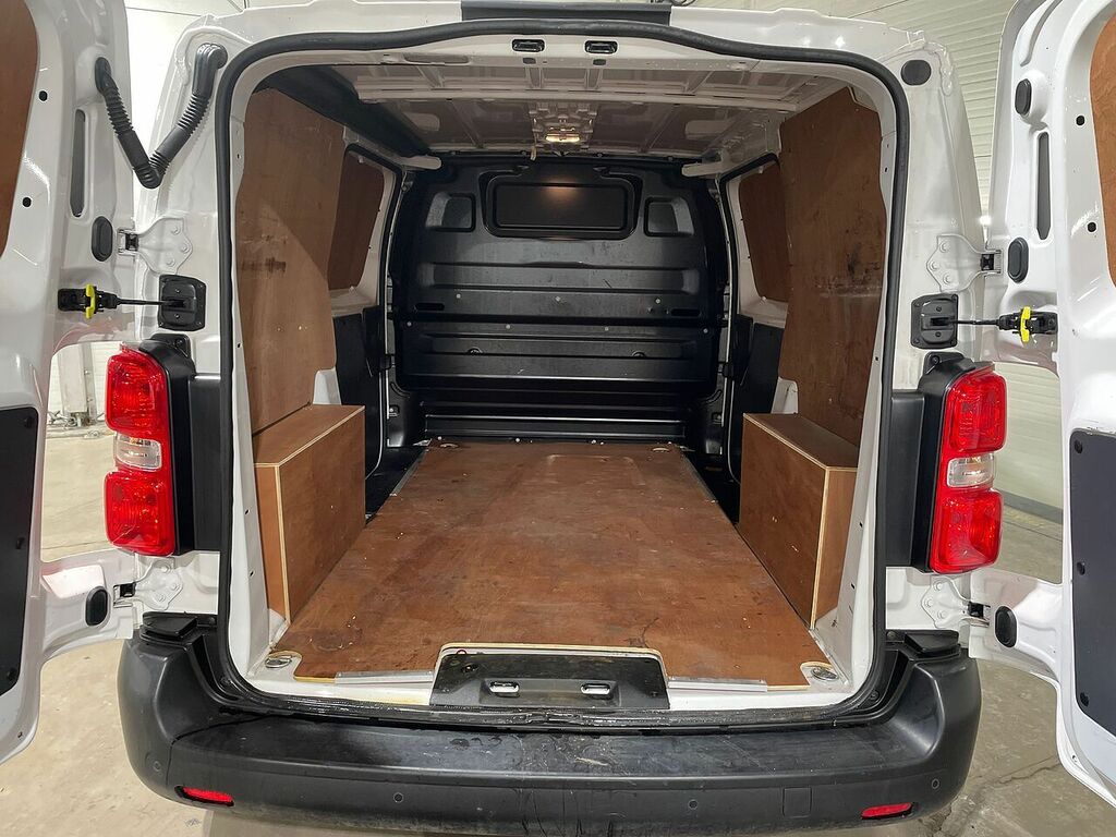 Vauxhall Vivaro Turbo D 2900 Dynamic White #4
