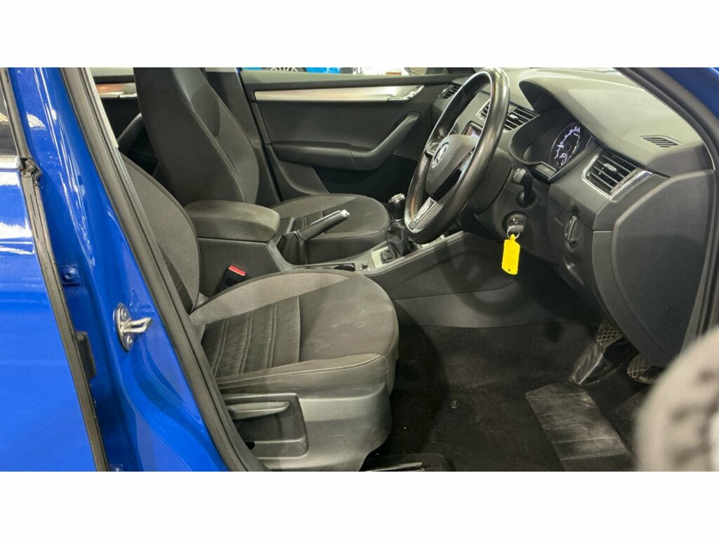 Skoda Octavia Tdi Se Technology CY20AAK Blue #3