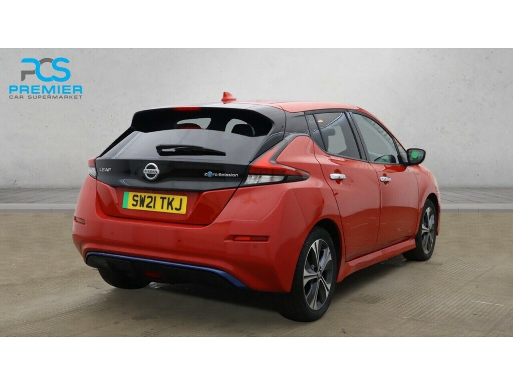 Nissan Leaf N-connecta Red #4