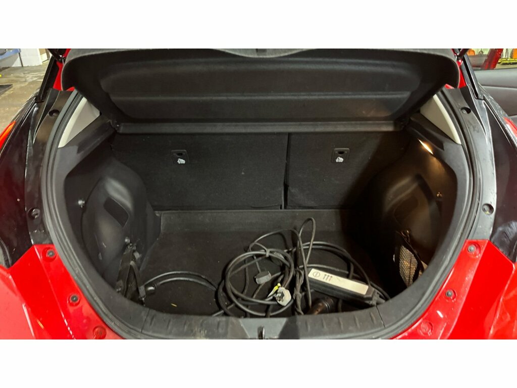 Nissan Leaf N-connecta Red #5