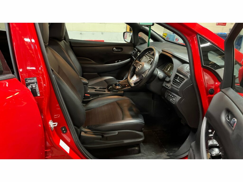 Nissan Leaf N-connecta Red #3