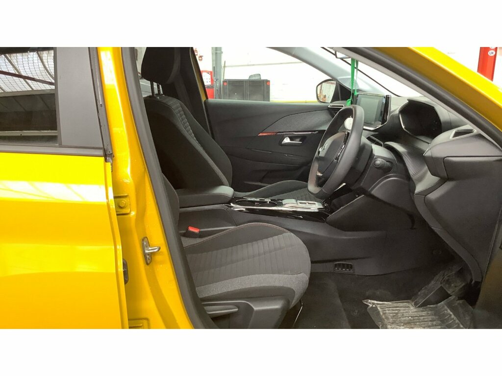 Peugeot e-208 Active Premium Yellow #3