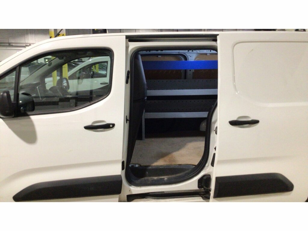 Peugeot Partner Mpv White #7