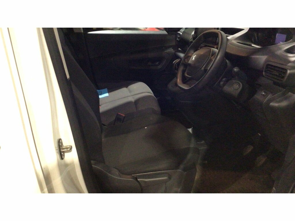 Peugeot Partner Mpv White #8