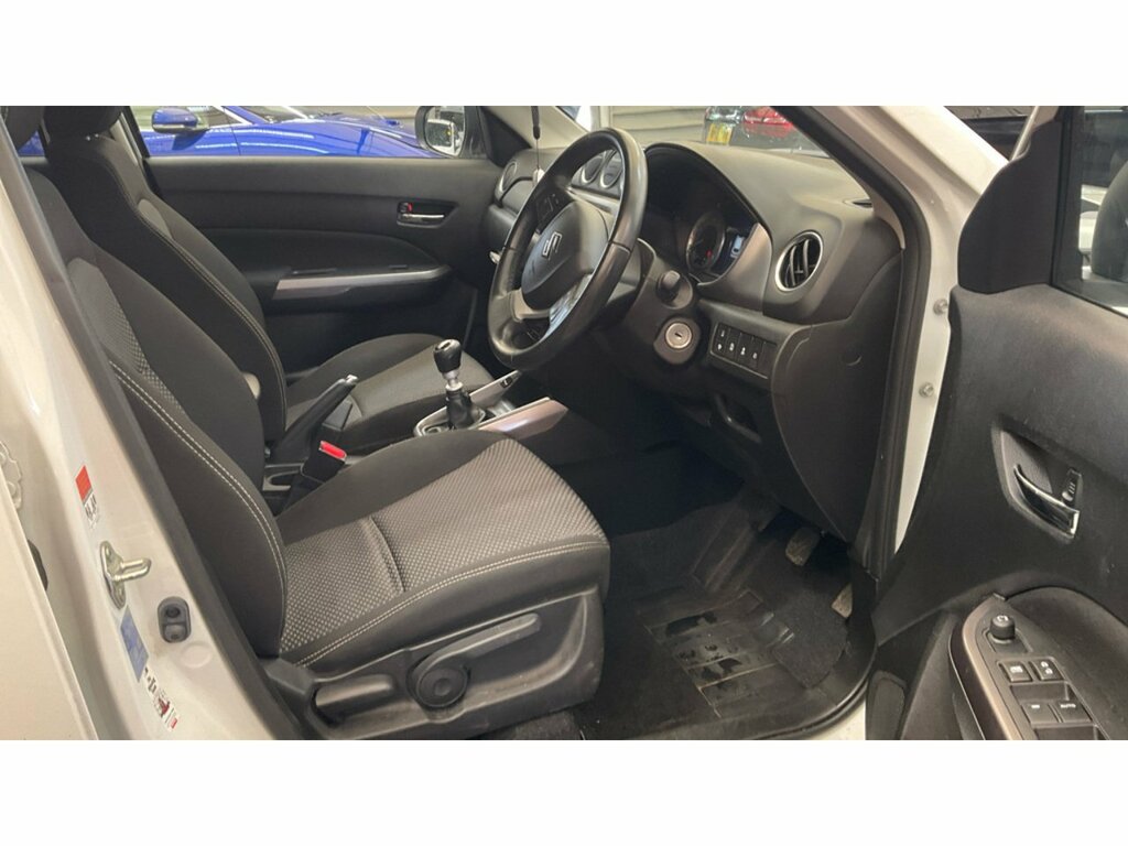 Suzuki Vitara Boosterjet Mhev Sz-t White #3