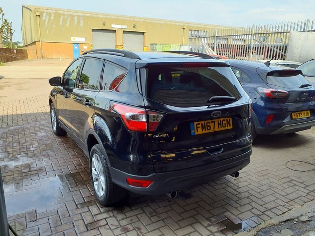 Ford Kuga 1.5 Tdci Titanium Suv Powershift Euro 6 FM67HGN Black #6