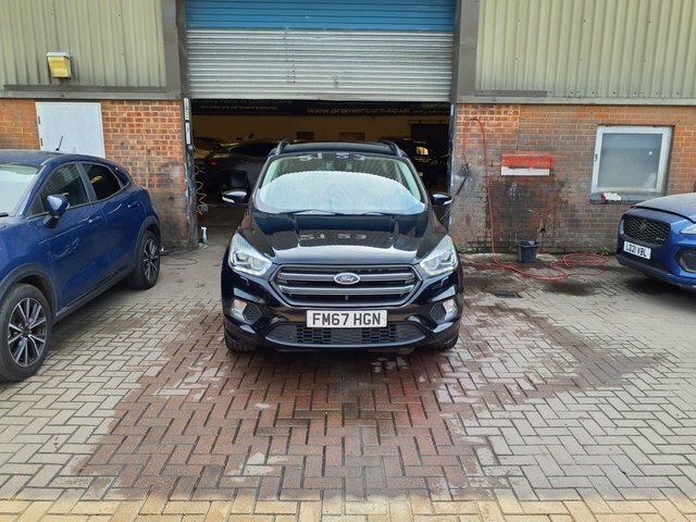 Ford Kuga 1.5 Tdci Titanium Suv Powershift Euro 6 FM67HGN Black #2