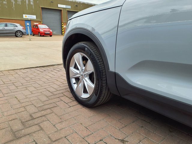 Volvo XC40 2.0 B3p Plus Dark Green #17