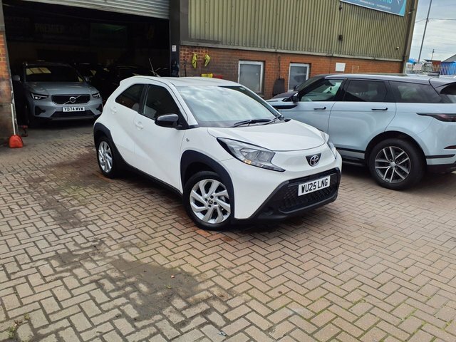 Toyota Aygo X 1.0 Vvt-i Pure Hatchback X-shift Euro 6 White